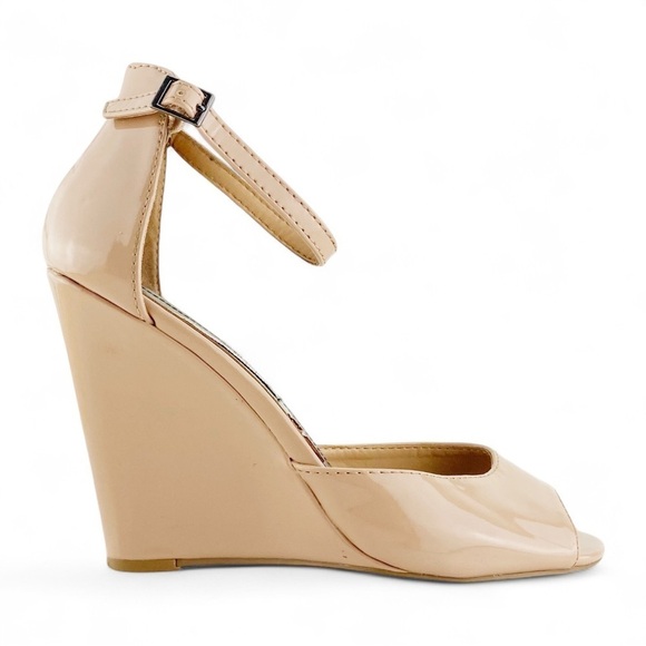 Steve Madden Shoes - STEVE MADDEN DAINTYYY Tan Patent Leather High Heels Wedges Pumps Women's Sz 8M​